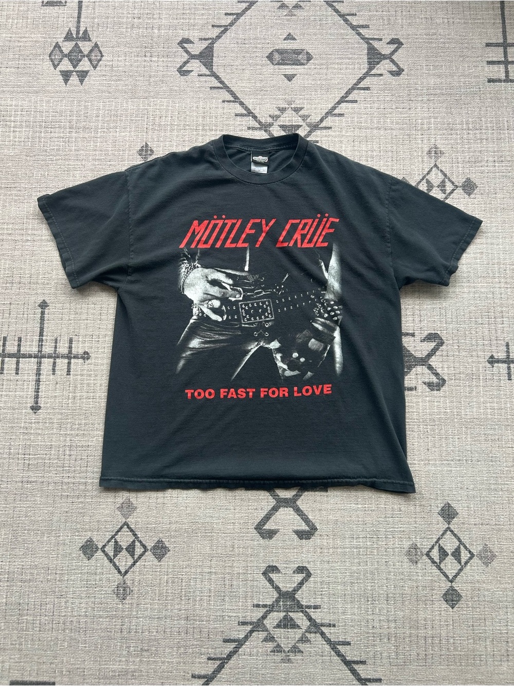 Vintage 2001 Mötley Crüe Tee Shirt “Too Fast For Love”